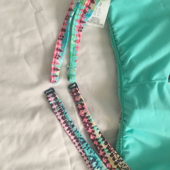 Bikini - Picture 4 of 6